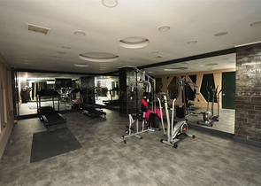 شقة بتخطيط 1+1 ضمن مجمع سكني حديث في منطقة ماحمود لار – ألانيا