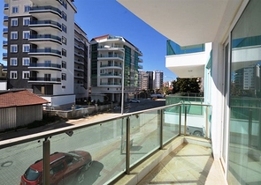 شقة بتخطيط 1+1 ضمن مجمع سكني حديث في منطقة ماحمود لار – ألانيا