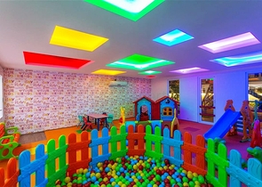 شقة فاخرة ضمن واحد من أرقى المجمعات السكنية في منطقة أوبا – ألانيا