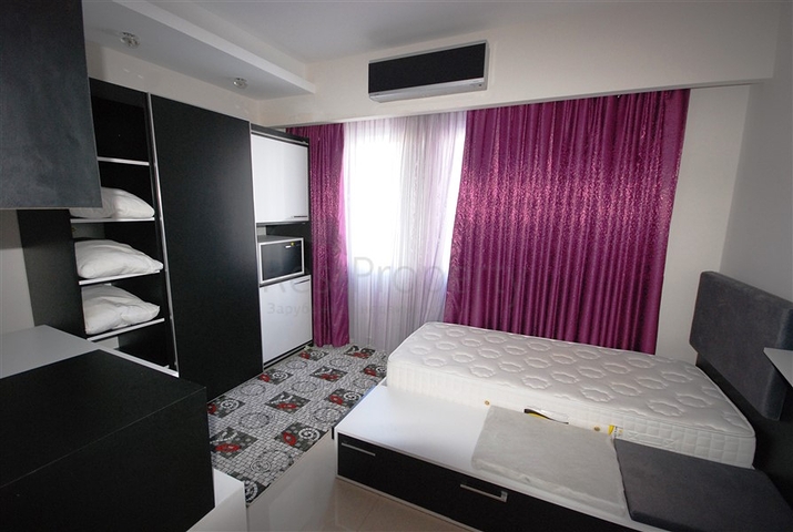 شقة بإطلالة جبلية رائعة ضمن مجمع فاخر في منطقة ماحمود لار – ألانيا