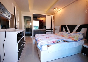 شقة بإطلالة جبلية رائعة ضمن مجمع فاخر في منطقة ماحمود لار – ألانيا