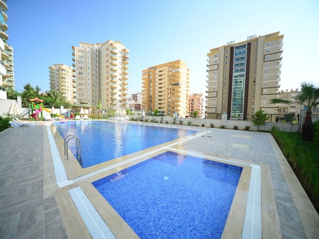 شقق سكنية ضمن مجمع حديث في منطقة محمود لار – ألانيا