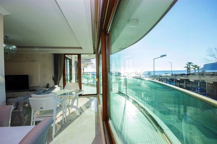 الراحة والإسترخاء والإطلالة الخلابة على البحر كل هذا في شقة ضمن مجمع فاخر في منطقة أوبا – الانيا.