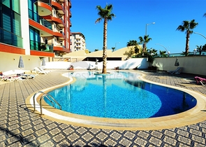 الراحة والإسترخاء والإطلالة الخلابة على البحر كل هذا في شقة ضمن مجمع فاخر في منطقة أوبا – الانيا.