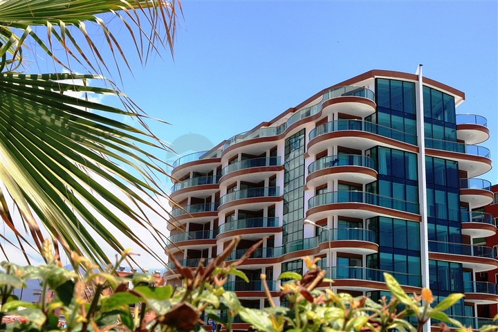 شقة سكنية بإطلالة بحرية رائعة ضمن مجمع عصري في منطقة أوبا – ألانيا