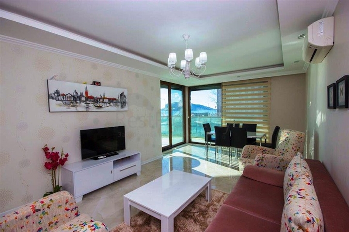 شقة سكنية بإطلالة بحرية رائعة ضمن مجمع عصري في منطقة أوبا – ألانيا