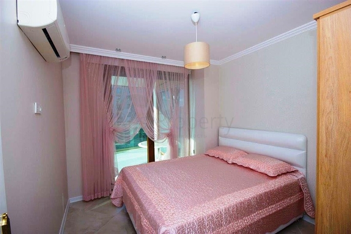 شقة سكنية بإطلالة بحرية رائعة ضمن مجمع عصري في منطقة أوبا – ألانيا