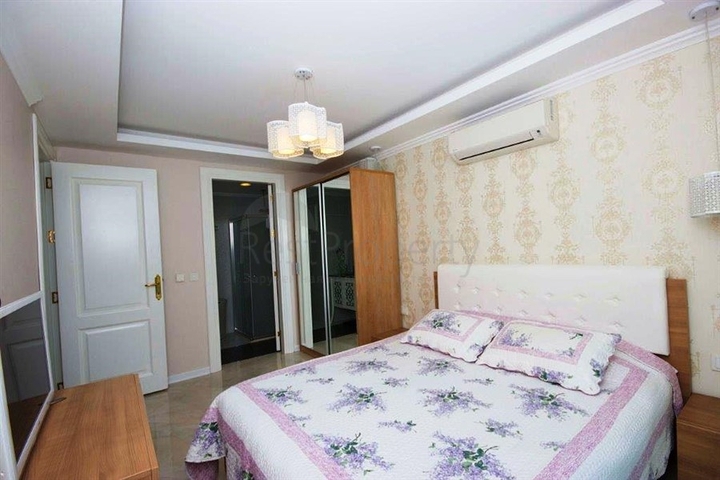 شقة سكنية بإطلالة بحرية رائعة ضمن مجمع عصري في منطقة أوبا – ألانيا