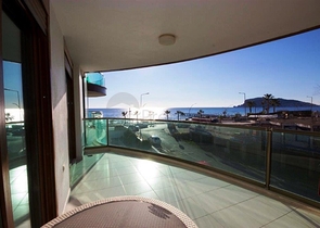 شقة سكنية بإطلالة بحرية رائعة ضمن مجمع عصري في منطقة أوبا – ألانيا