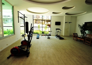 شقة سكنية بإطلالة بحرية رائعة ضمن مجمع عصري في منطقة أوبا – ألانيا