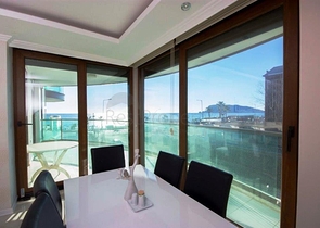 شقة سكنية بإطلالة بحرية رائعة ضمن مجمع عصري في منطقة أوبا – ألانيا