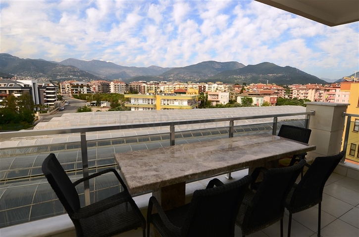 بنتهاوس بإطلالة جبلية خلابة في منطقة أوبا – ألانيا