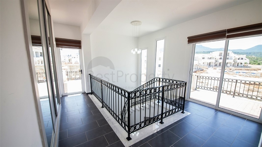 مجمع فيلات بإطلالة بحرية وجبلية في شمال قبرص