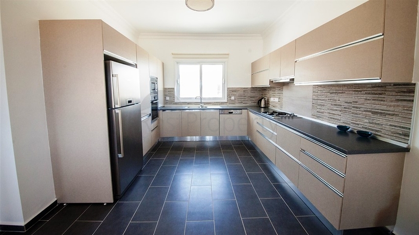 مجمع فيلات بإطلالة بحرية وجبلية في شمال قبرص