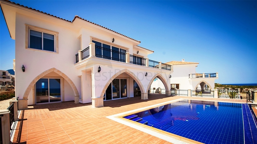 مجمع فيلات بإطلالة بحرية وجبلية في شمال قبرص