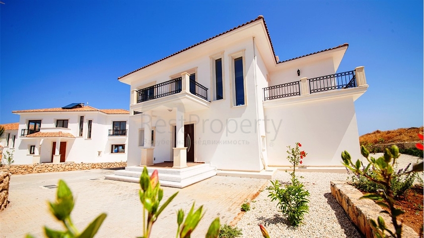 مجمع فيلات بإطلالة بحرية وجبلية في شمال قبرص