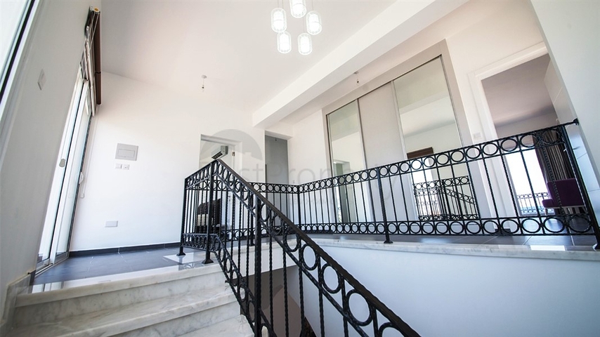 مجمع فيلات بإطلالة بحرية وجبلية في شمال قبرص