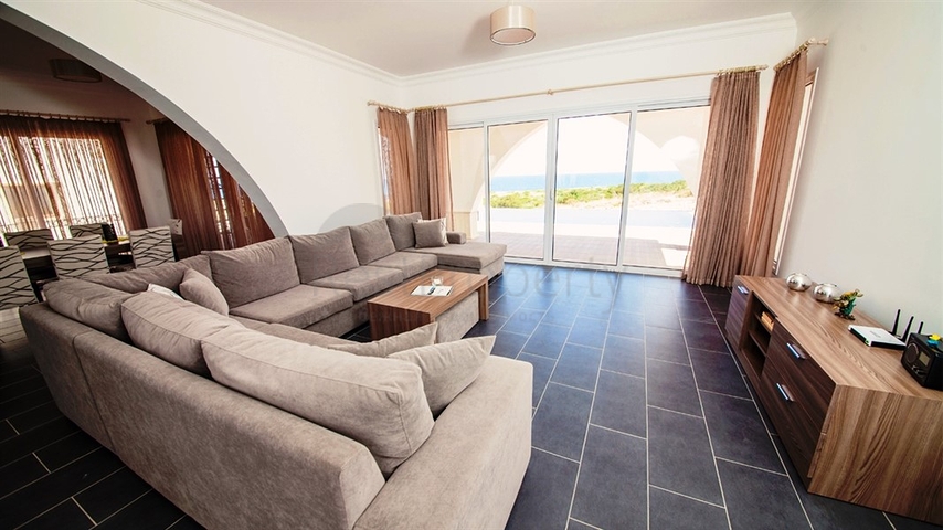 مجمع فيلات بإطلالة بحرية وجبلية في شمال قبرص