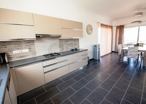 مجمع فيلات بإطلالة بحرية وجبلية في شمال قبرص