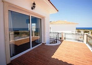 مجمع فيلات بإطلالة بحرية وجبلية في شمال قبرص