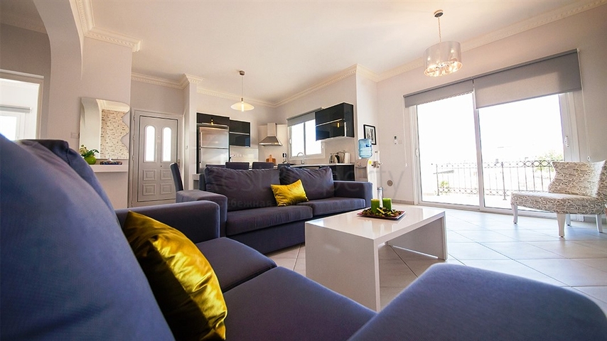 شقق ضمن أحد المجمعات المطلة على البحر في شمال قبرص.