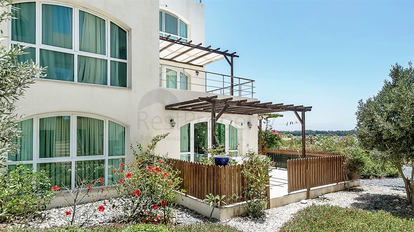 شقة ضمن أحد المجمعات السكنية الرائعة على البحر في شمال قبرص.