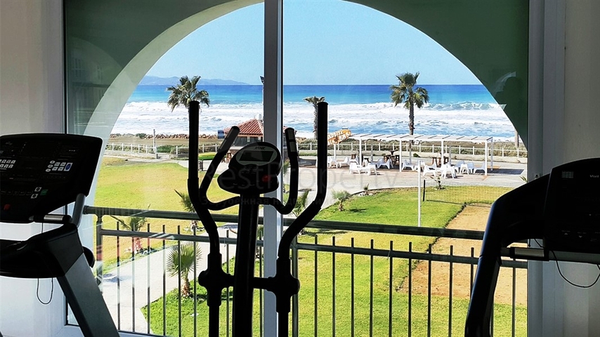 شقة ضمن أحد المجمعات السكنية الرائعة على البحر في شمال قبرص.