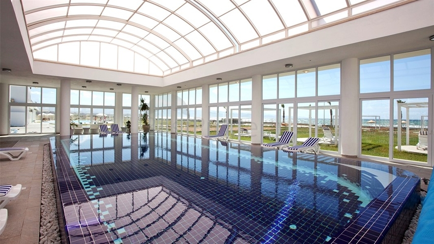 شقة ضمن أحد المجمعات السكنية الرائعة على البحر في شمال قبرص.