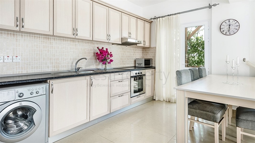 شقة ضمن أحد المجمعات السكنية الرائعة على البحر في شمال قبرص.