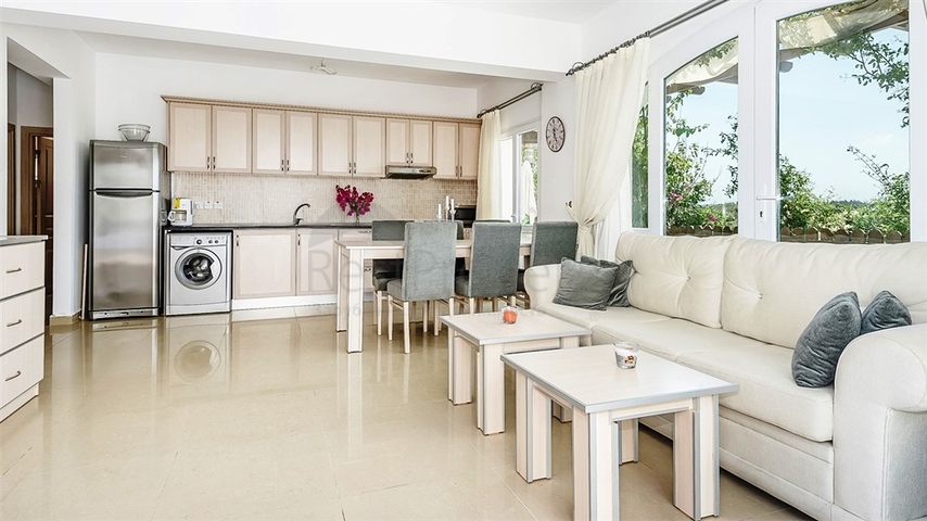 شقة ضمن أحد المجمعات السكنية الرائعة على البحر في شمال قبرص.