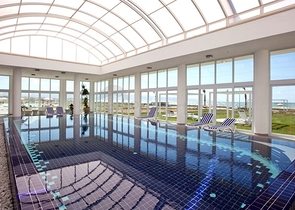 شقة ضمن أحد المجمعات السكنية الرائعة على البحر في شمال قبرص.