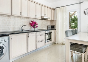 شقة ضمن أحد المجمعات السكنية الرائعة على البحر في شمال قبرص.