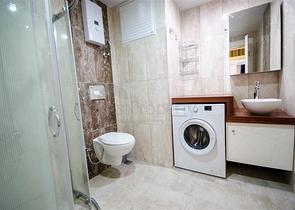 شقة بغرفة نوم وصالة ضمن مجمع مريح في منطقة محمودلار- ألانيا.