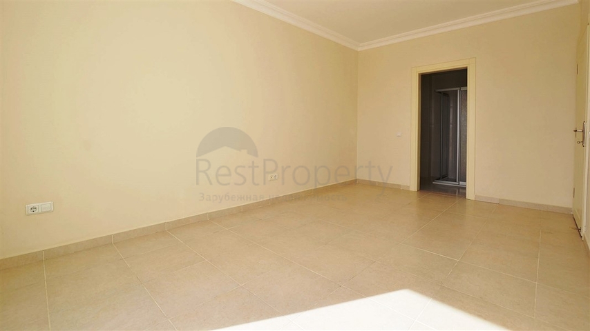 شقة واسعة ضمن مجمع سكني في منطقة ماهموت لار – ألانيا .