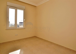 شقة واسعة ضمن مجمع سكني في منطقة ماهموت لار – ألانيا .