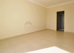 شقة واسعة ضمن مجمع سكني في منطقة ماهموت لار – ألانيا .