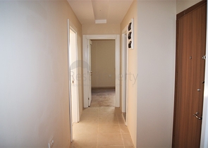 مجمع سكني في المراحل النهائية من البناء في منطقة كونيالتي – أنطاليا