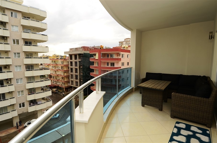 شقة مفروشة ضمن أحد المجمعات الرائعة في منطقة ماهموت لار – ألانيا