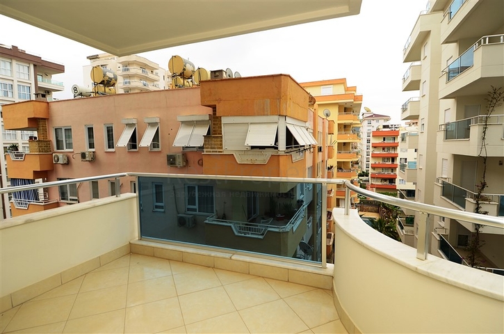 شقة مفروشة ضمن أحد المجمعات الرائعة في منطقة ماهموت لار – ألانيا