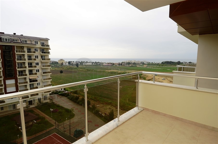 شقة ضمن مجمع سكني رائع في منطقة أفسلار – ألانيا .