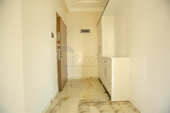 شقق ضمن مجمع سكني في المراحل النهائية من البناء في منطقة كاستل – ألانيا .