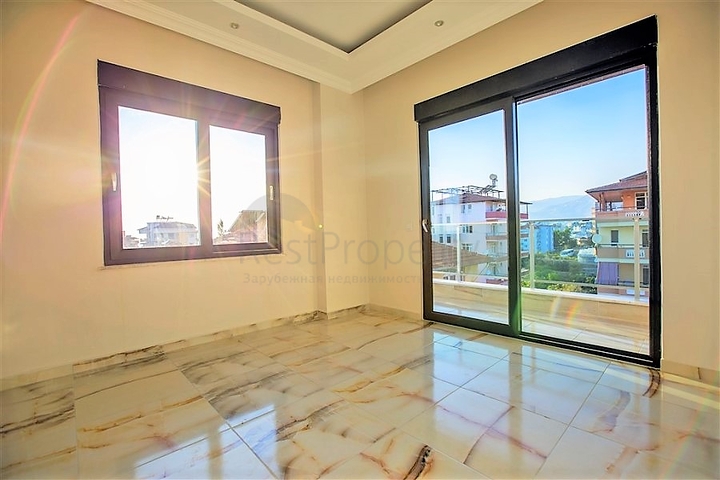 شقق ضمن مجمع سكني في المراحل النهائية من البناء في منطقة كاستل – ألانيا .