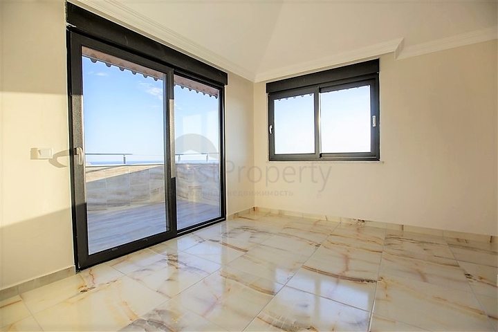 شقق ضمن مجمع سكني في المراحل النهائية من البناء في منطقة كاستل – ألانيا .