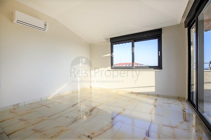 شقق ضمن مجمع سكني في المراحل النهائية من البناء في منطقة كاستل – ألانيا .