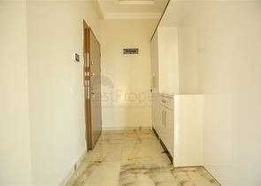 شقق ضمن مجمع سكني في المراحل النهائية من البناء في منطقة كاستل – ألانيا .