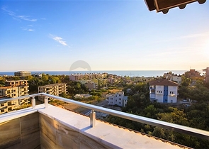 شقق ضمن مجمع سكني في المراحل النهائية من البناء في منطقة كاستل – ألانيا .