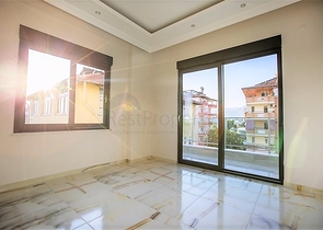 شقق ضمن مجمع سكني في المراحل النهائية من البناء في منطقة كاستل – ألانيا .