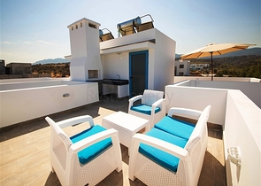 شقق بإطلالة بحرية مذهلة في شمال قبرص 