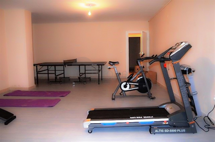 شقة بإطلالة جبلية مذهلة في منطقة ماهموت لار – ألانيا.