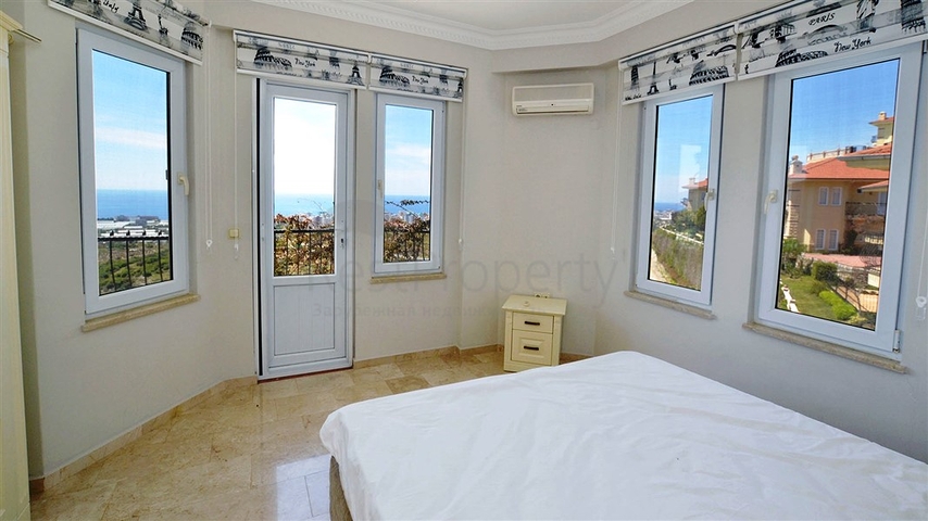 فيلا فاخرة بإطلالة جبلية وبحرية ساحرة ضمن مجمع رائع في منطقة كارجي جاك – ألانيا